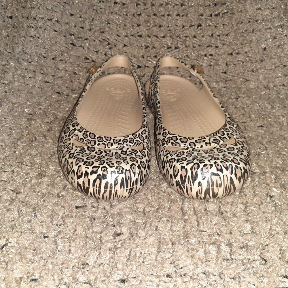 CROCS-Leopard Print Slingback Flats w/Flower Jibbitz-Sz 5-Excellent - Picture 3 of 7